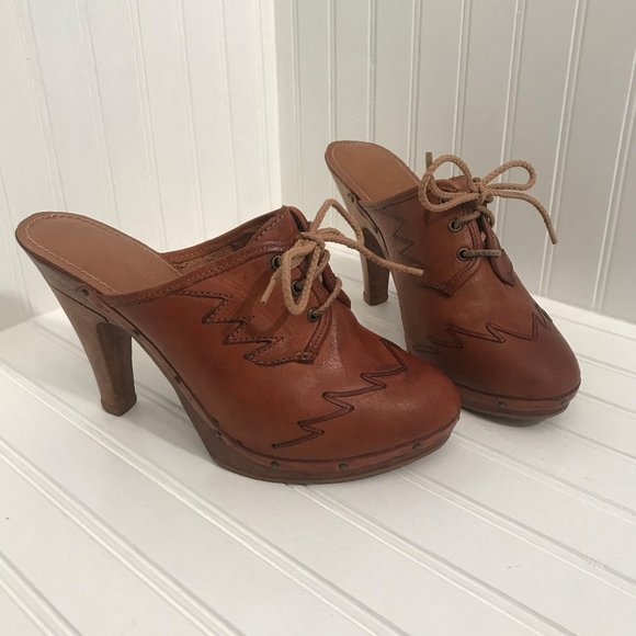 QualiCraft Shoes - Vintage 70's QualiCraft Wooden Heel Platform Clogs